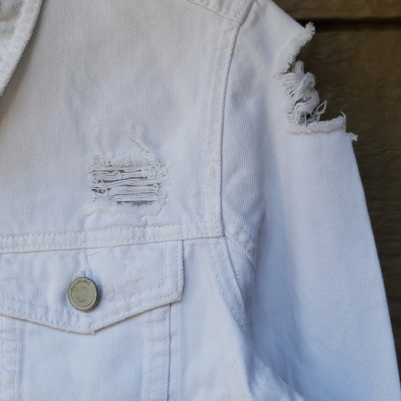 BLANK NYC Frayed Distressed Denim Jacket white - Picture 12 of 16